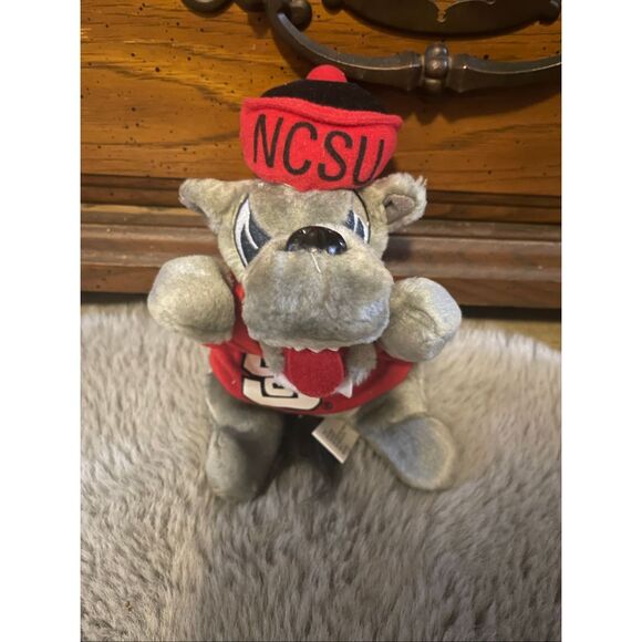 Vintage NC State Wolf Beanie Baby Plush Animal Toy - Picture 1 of 9